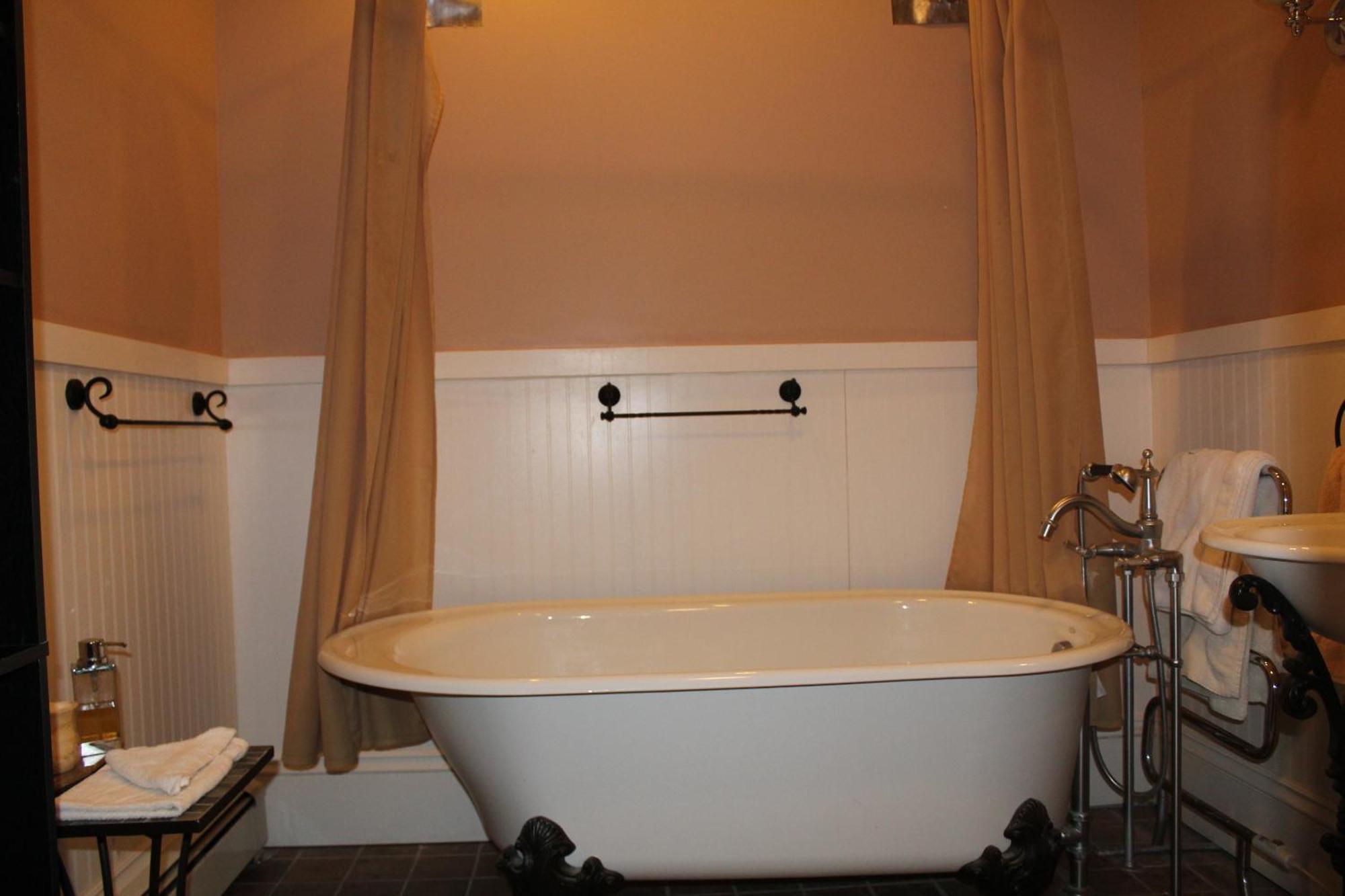 Monroe Manor Inn South Haven Bilik gambar